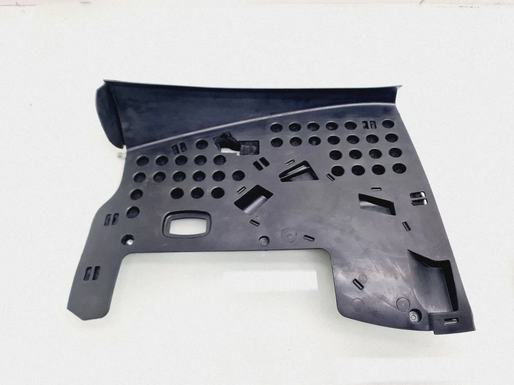 Dashboard lower bottom trim panel A2046800282