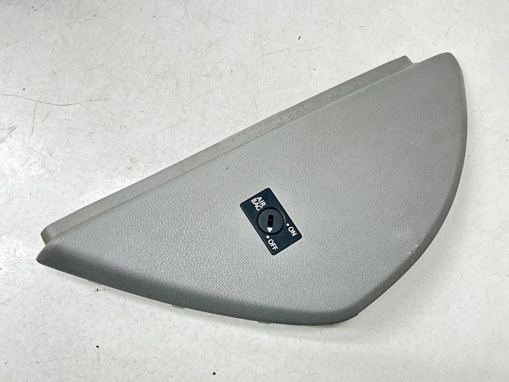 Armatuurlaua külje viimistluspaneel 7E2858035