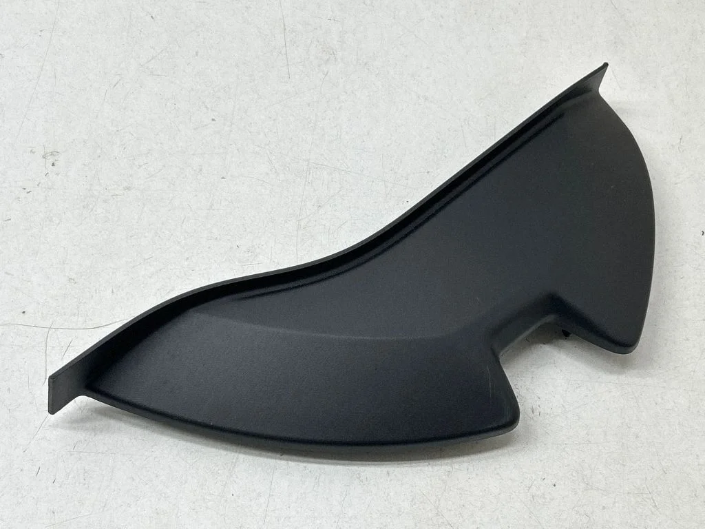 Dashboard side end trim 689210331R