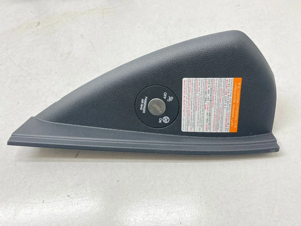 Dashboard side end trim 84767D4110