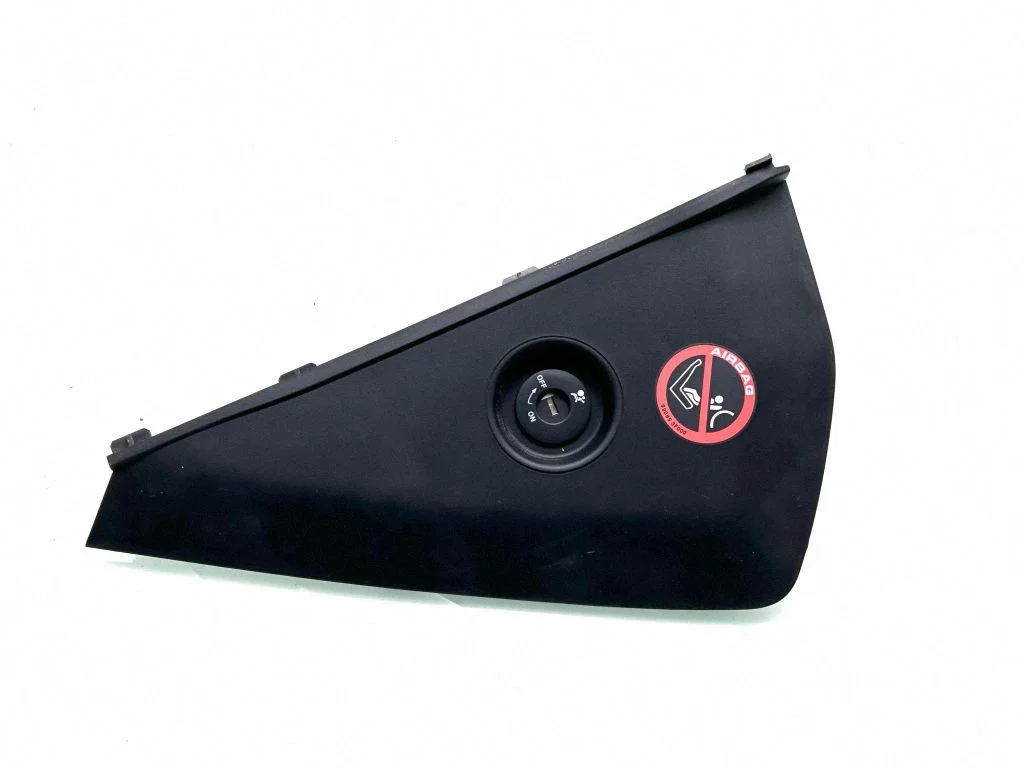 Paneļa apdares panelis (sānu) 68499JD000