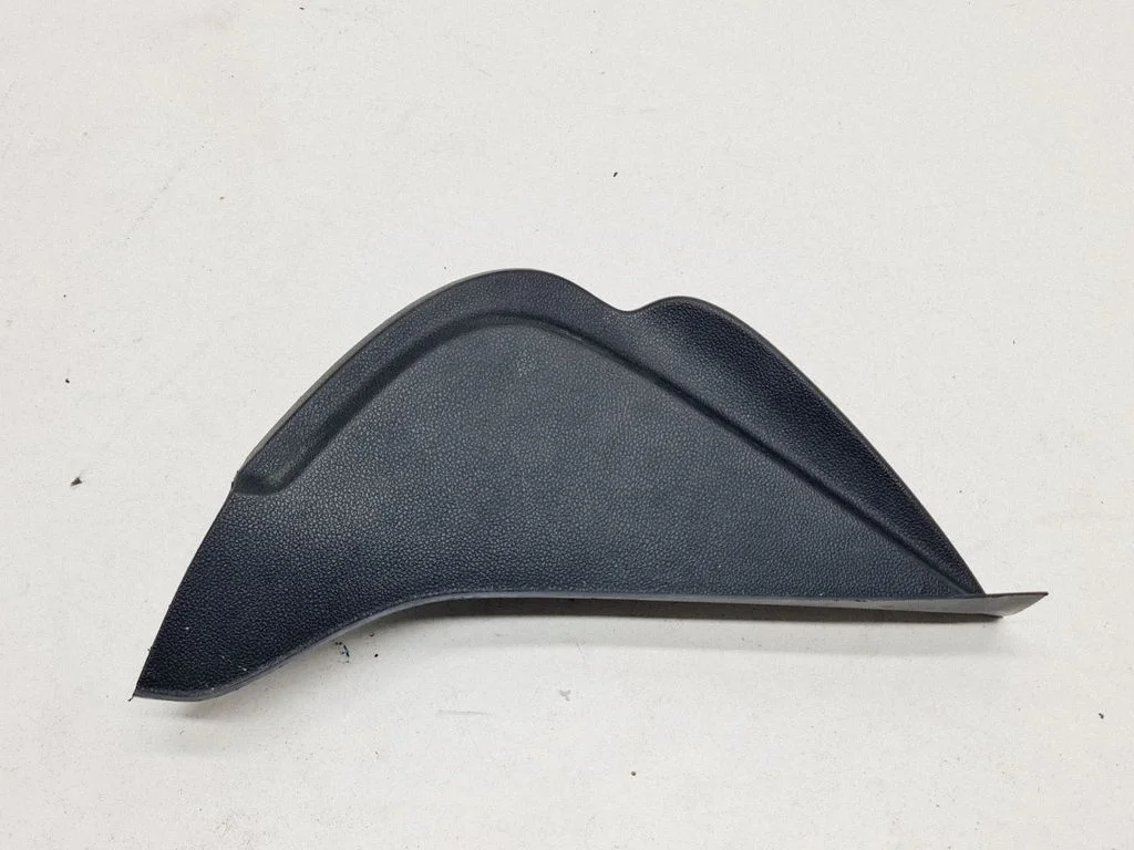 Dashboard side end trim 13258313