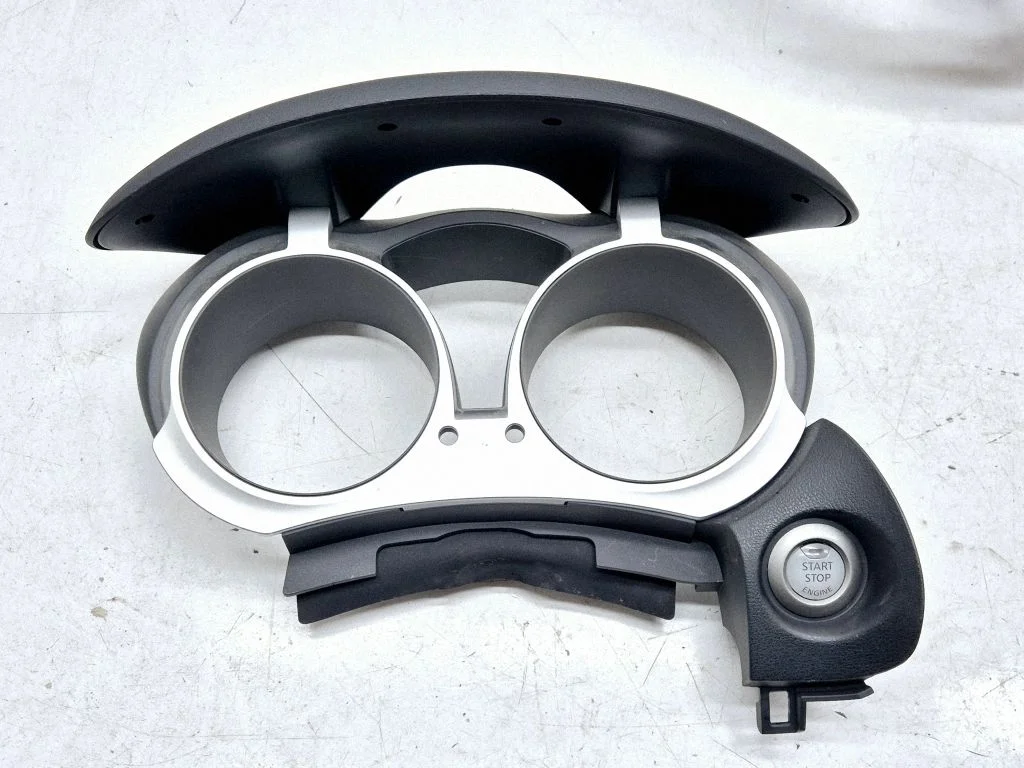 Instrumentu paneļa apdare – Nissan Juke I F15 (2010-2018)