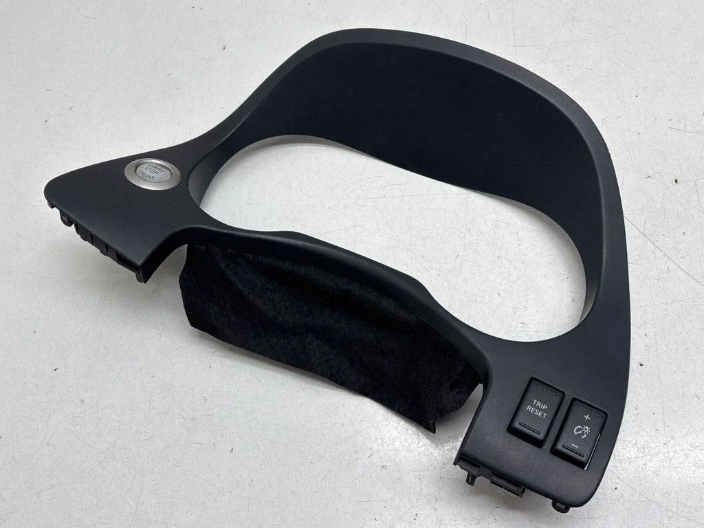 Instrumentu paneļa apdare 682404KJ0A