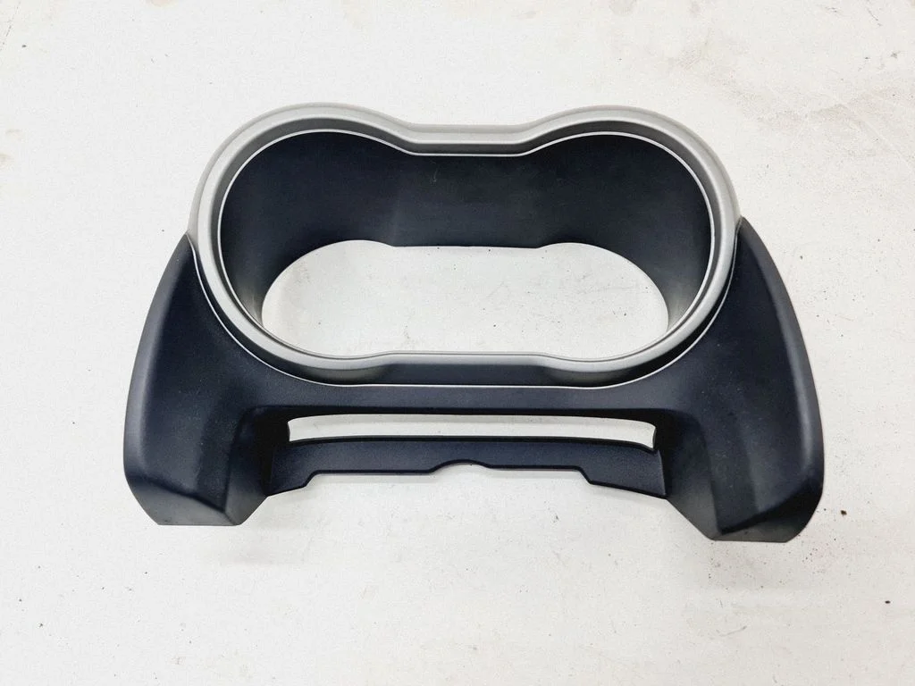 Näidikute paneeli viimistlus 682409U100 – Nissan Note (E11) (2006-2014)