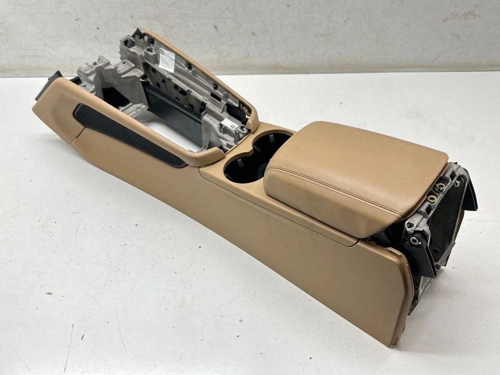 Keskkonsool – Porsche Macan (95B) (2014-2018)