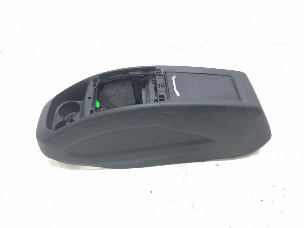 Keskkonsool 9677280477