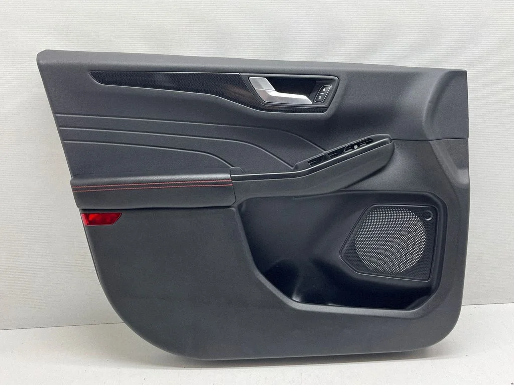 Front door card panel trim – Ford Escape (2001-)