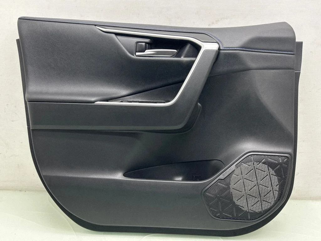 Front door card panel trim 67778X1B16