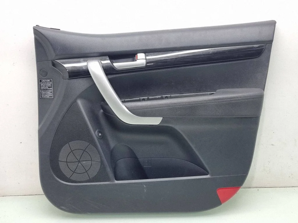 Front door card panel trim – KIA Sorento (2010-2014)