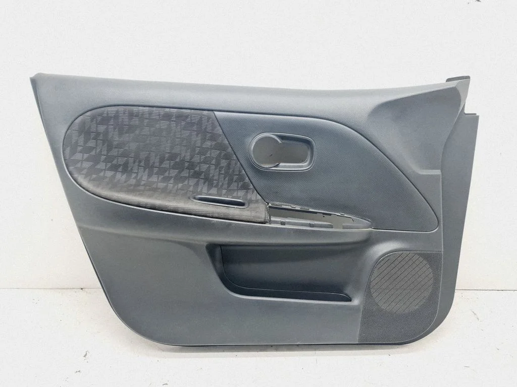 Eesmiste uste sisevooder 809239U000 – Nissan Note (E11) (2006-2014)