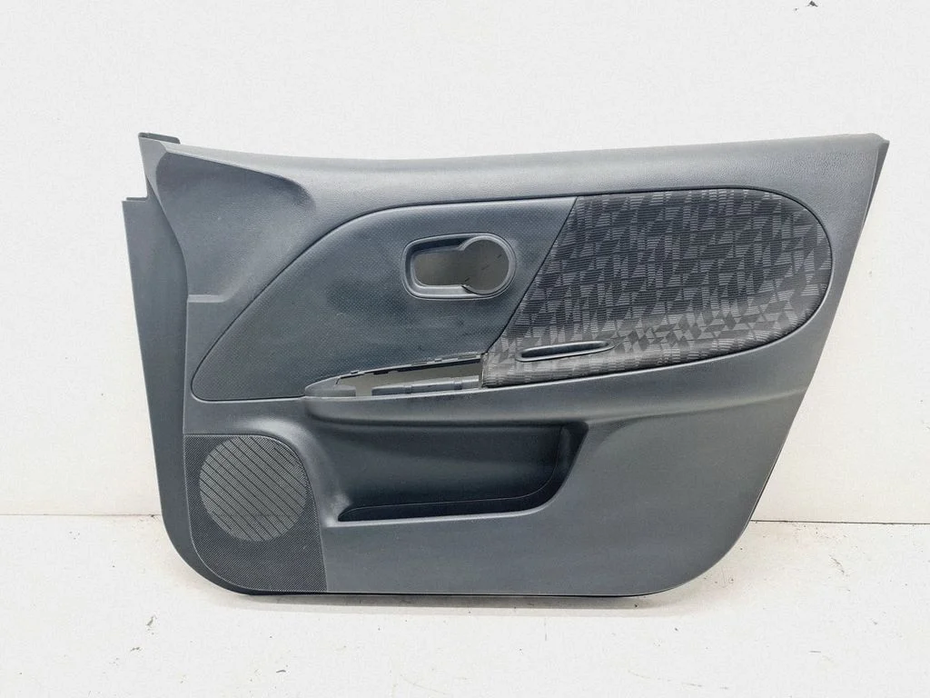 Eesmiste uste sisevooder 809229U000 – Nissan Note (E11) (2006-2014)