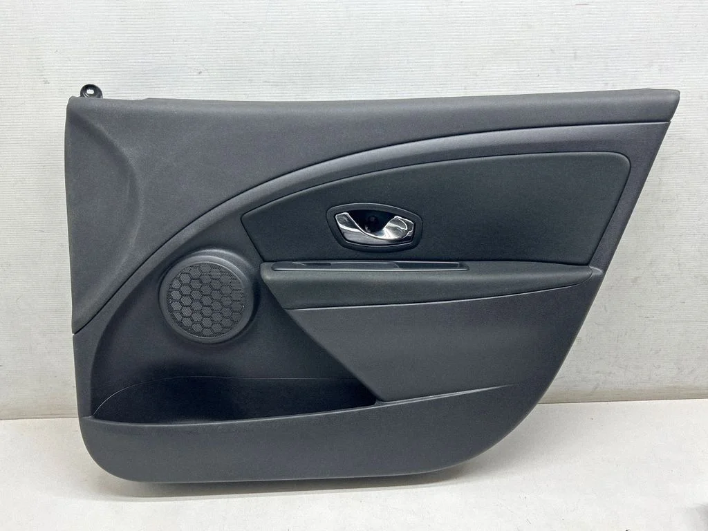 Front door card panel trim 809005654R