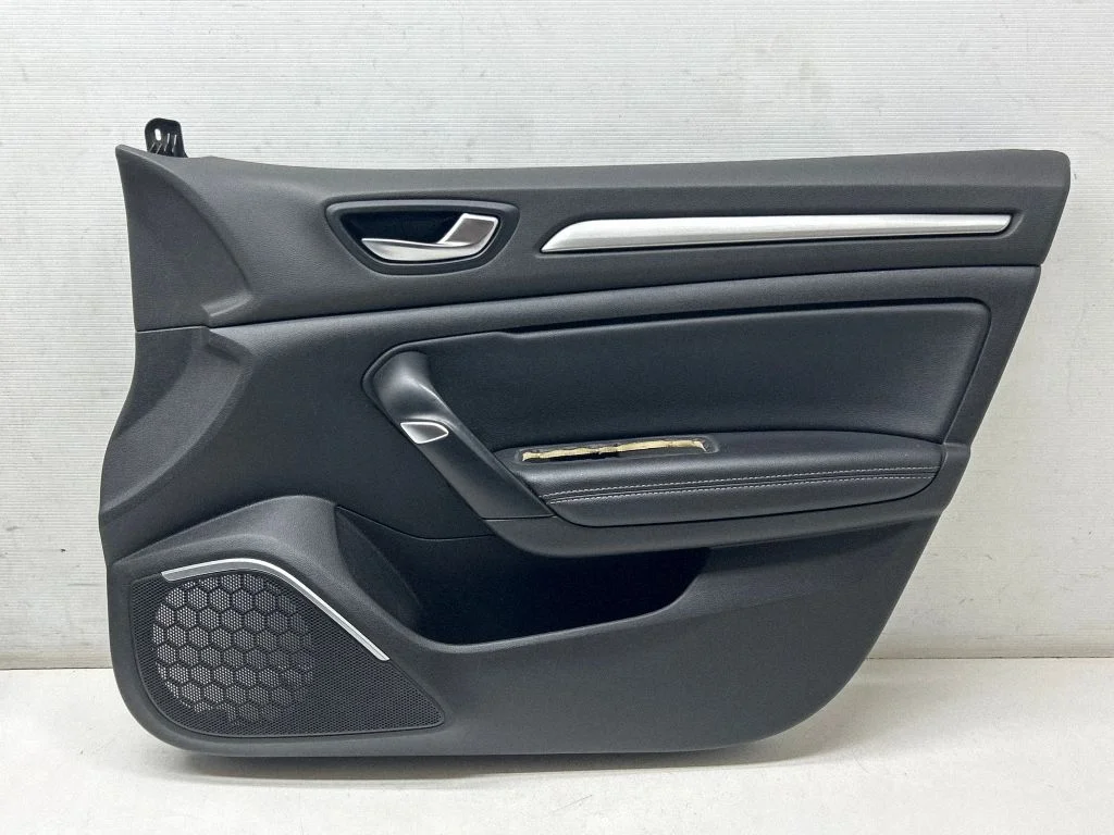 Front door card panel trim 809001309R