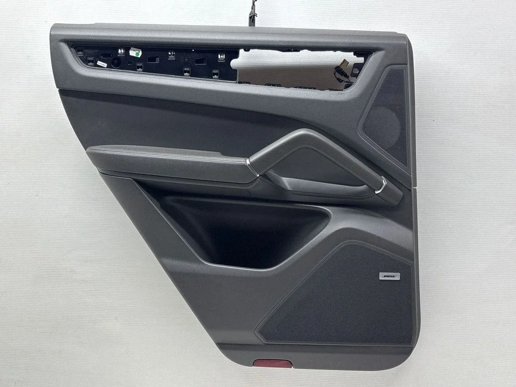 Tagumiste uste sisevooder – Porsche Cayenne (9Y0 9Y3) (2018-)