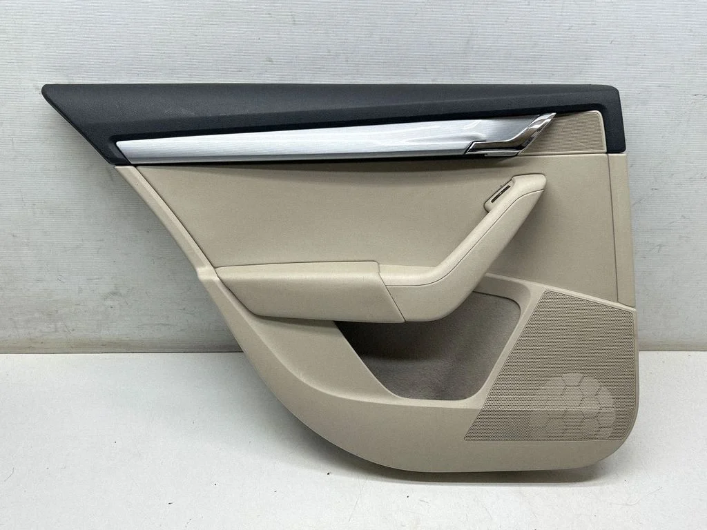 Tagumiste uste sisevooder – Skoda Octavia Mk3 (5E) (2013-2019)