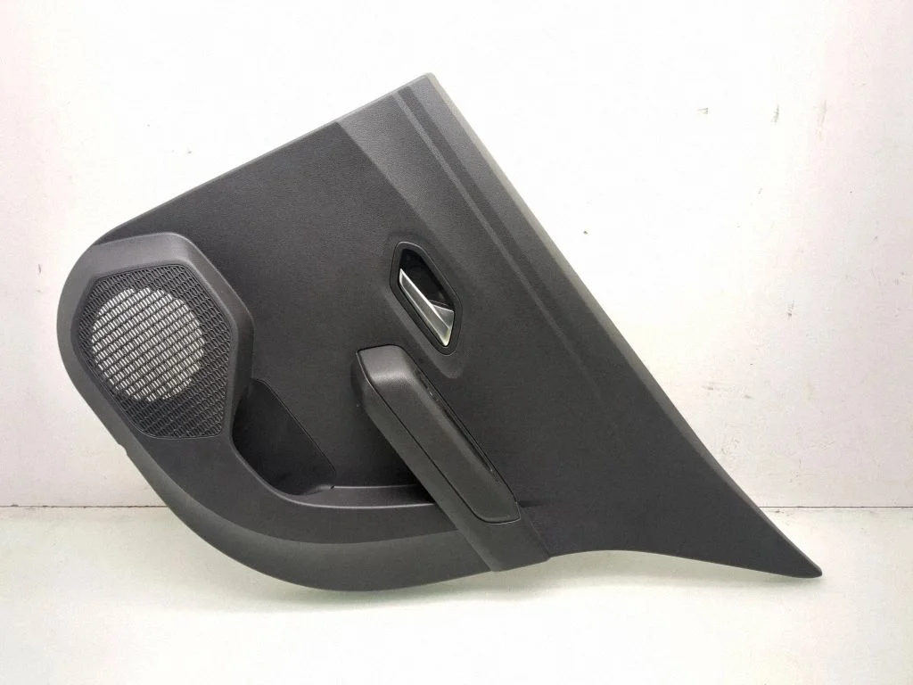 Rear door card panel trim 829A06524R