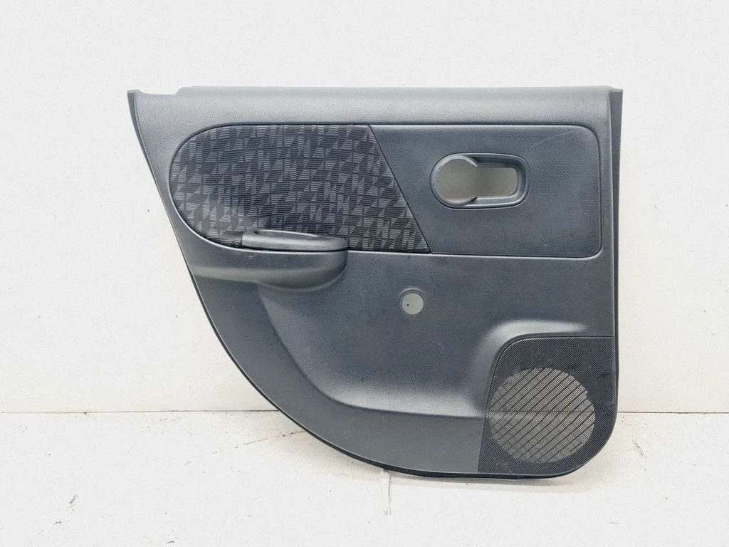 Tagumiste uste sisevooder 829239U100 – Nissan Note (E11) (2006-2014)