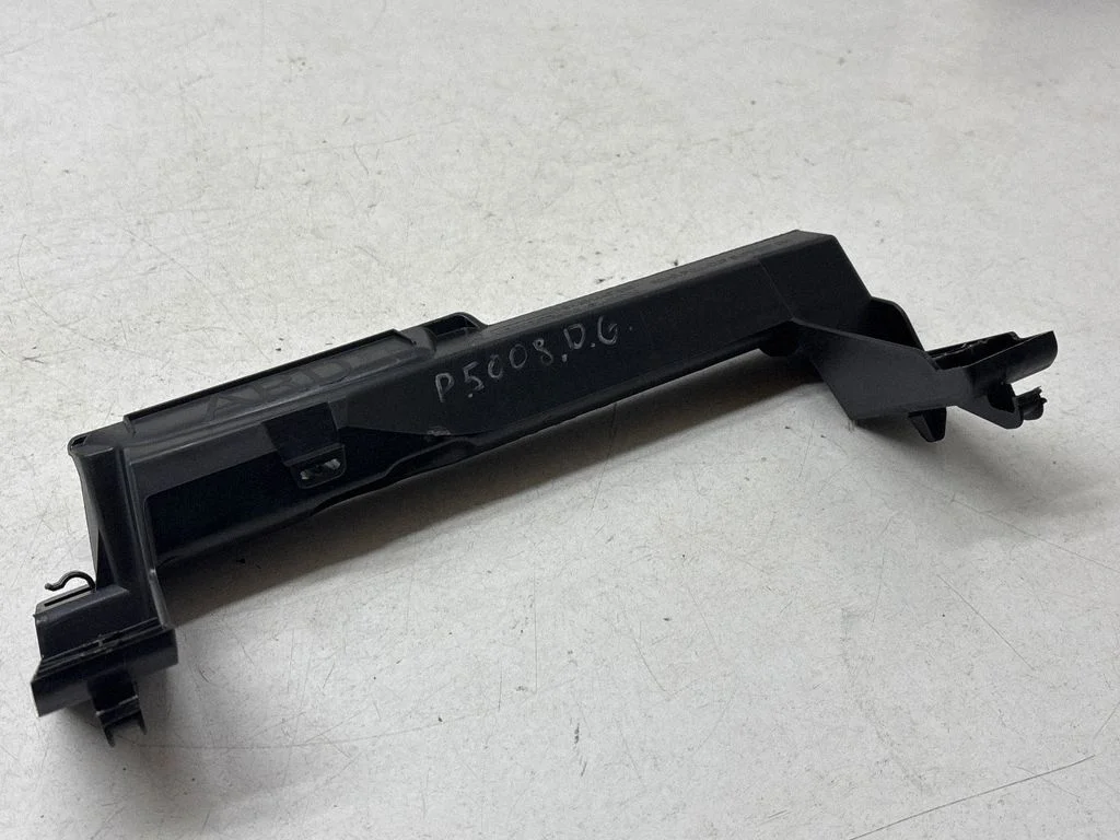 Other rear door trim element 9814467560