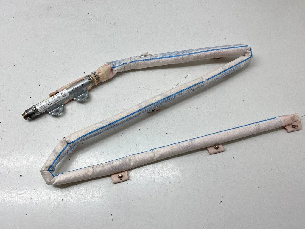 Katuse turvapadi (kardin) 95B880741