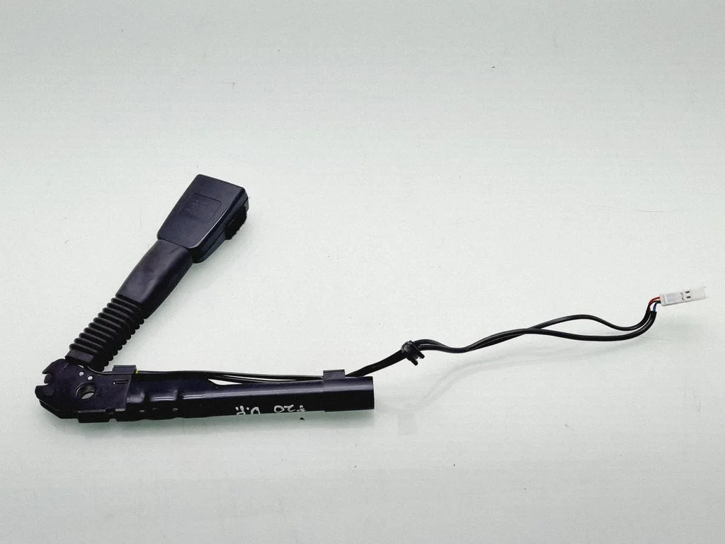 Eesmise turvavöö pannal – BMW 1-seeria F20 F21 (2011-2019)