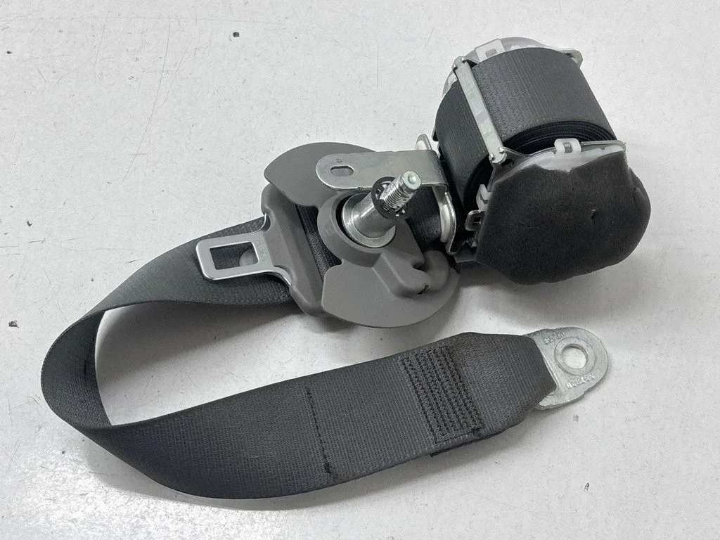 Tagumine turvavöö Q076201