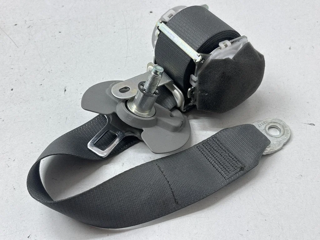 Tagumine turvavöö Q076301