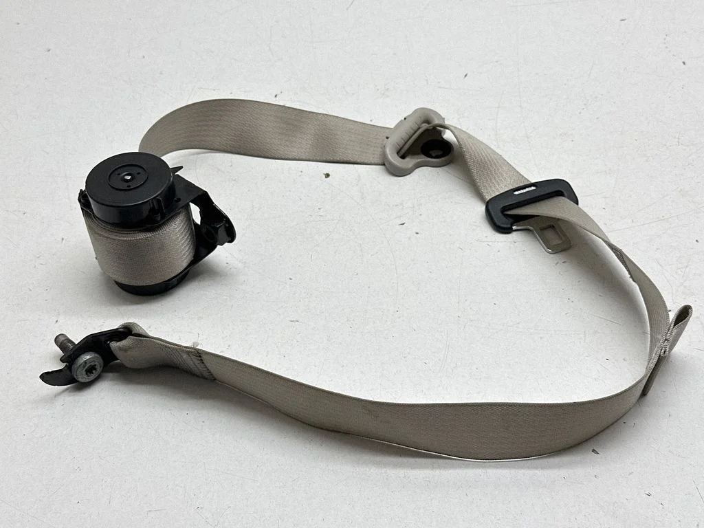 Rear seatbelt P6EB011D2AC