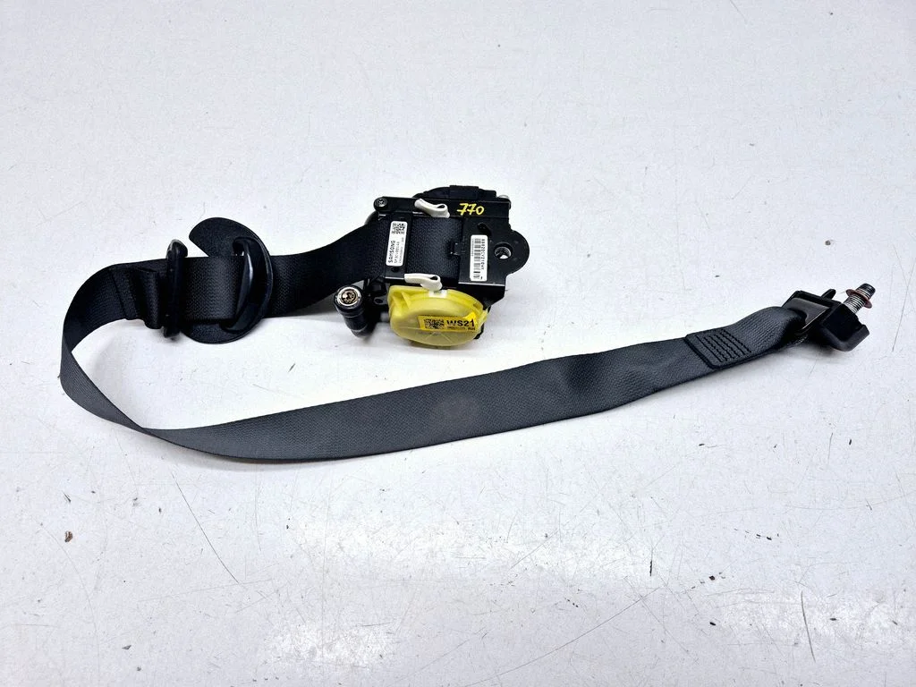 Rear seatbelt 88820CV210WK