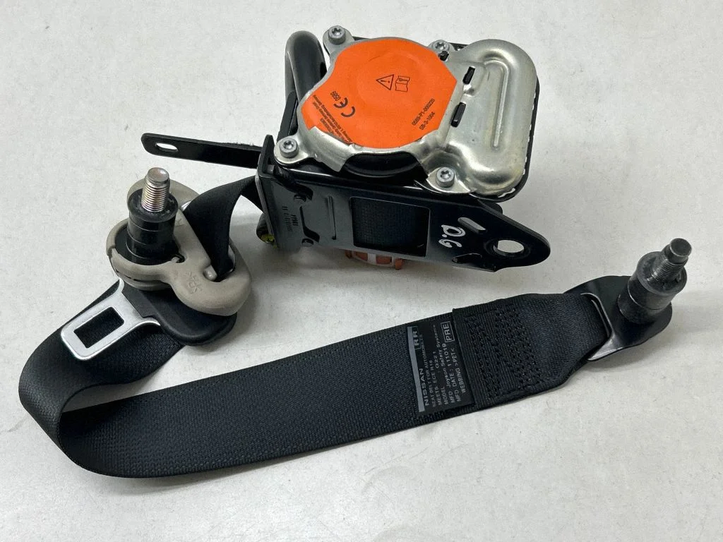 Rear seatbelt – Nissan Navara D23 (2015-)