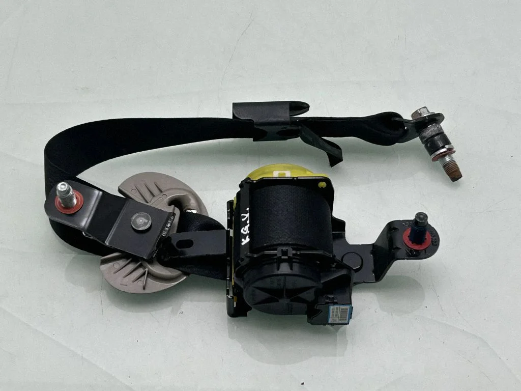 Tagumine turvavöö 89810C5000HH