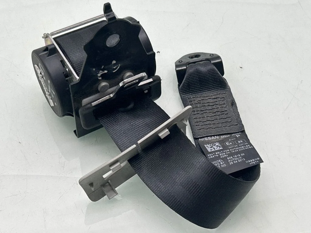 Aizmugurējā drošības josta 88844JD000