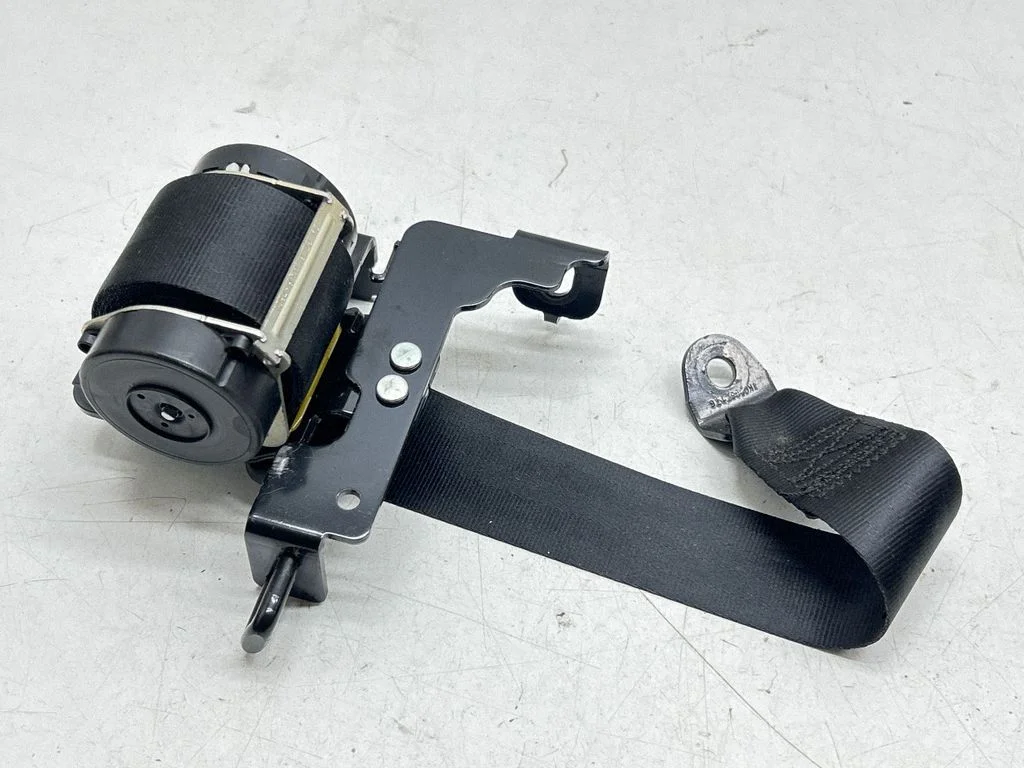 Rear seatbelt 635849200B