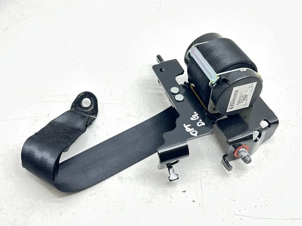 Rear seatbelt 89820A8700WK