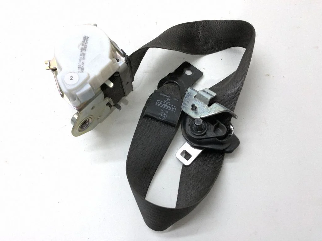 Rear seatbelt 34040728D