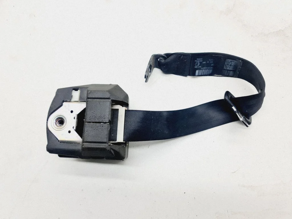 Aizmugurējā drošības josta 33059772B