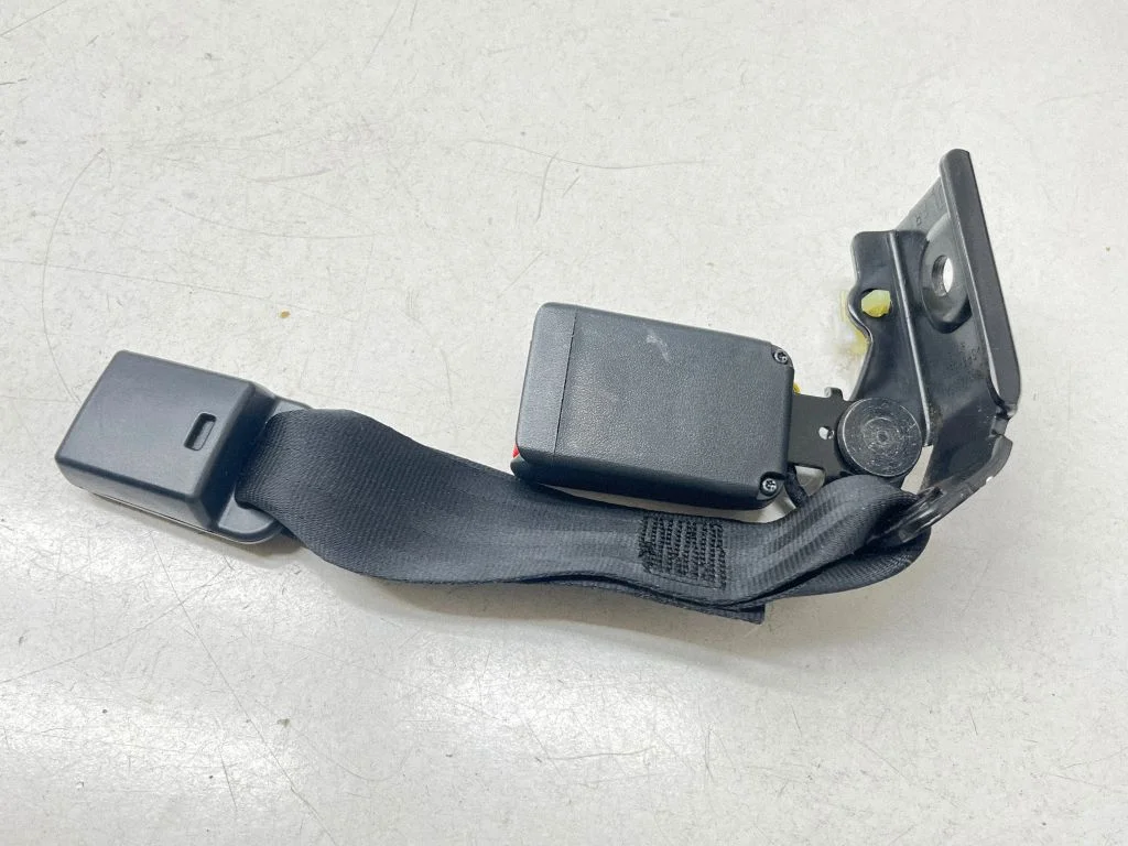 Rear seatbelt buckle JF6344065A