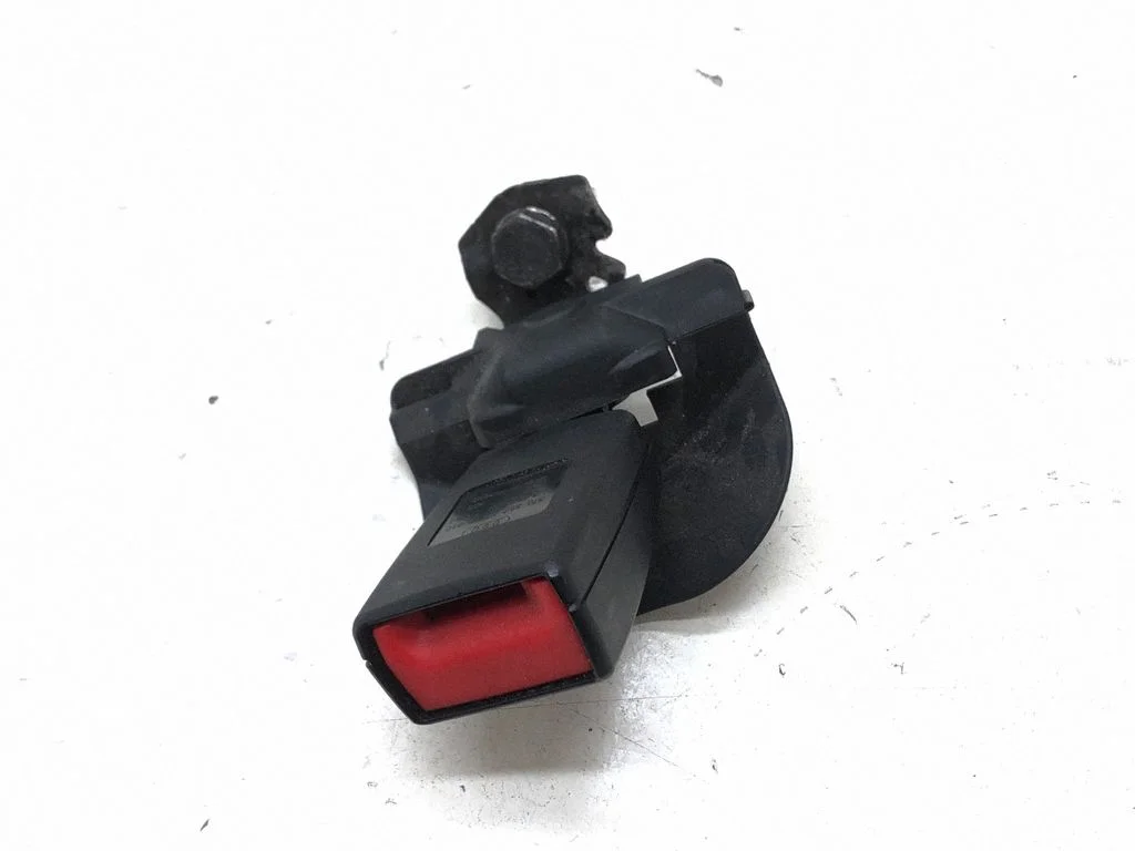 Tagumise turvavöö pannal 8T0857739B