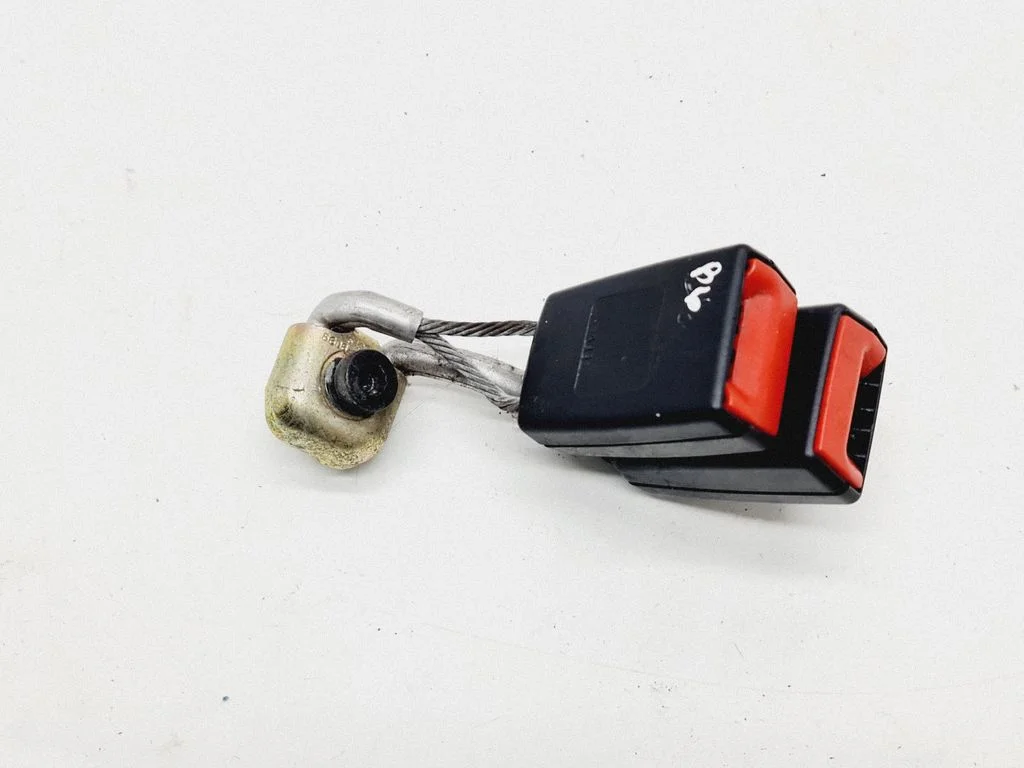 Aizmugurējās drošības jostas sprādze 3C0857739