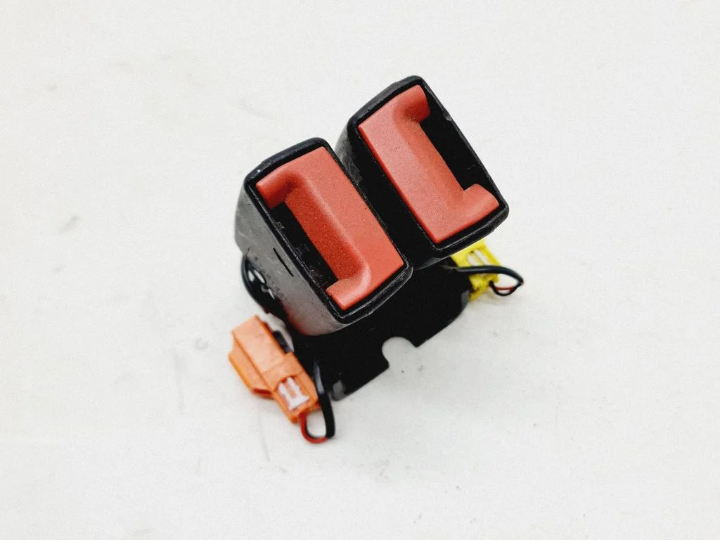 Rear seatbelt buckle 34148688