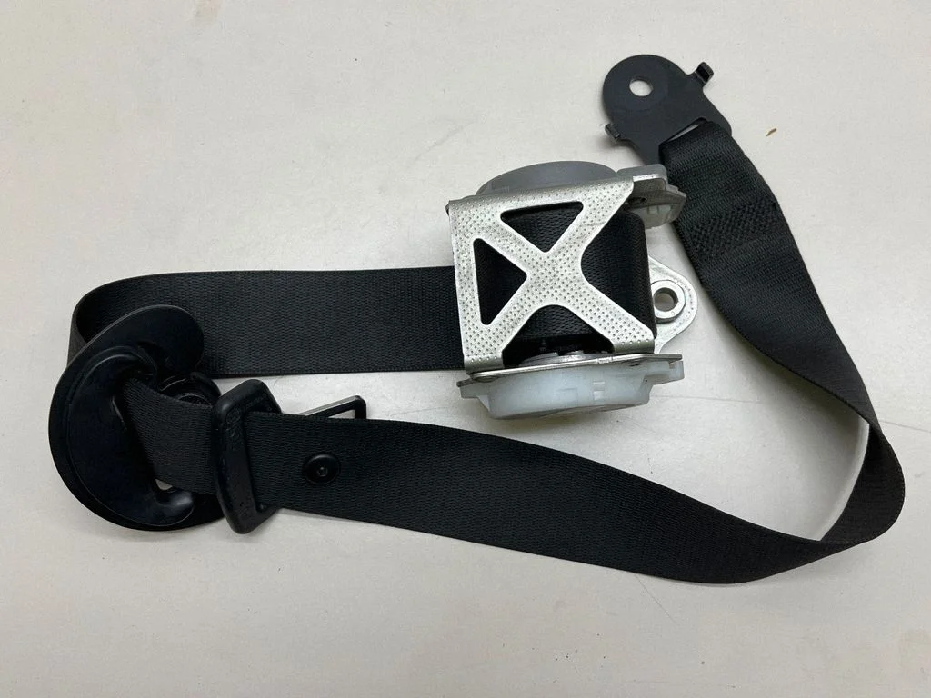 Front seatbelt S27161041068