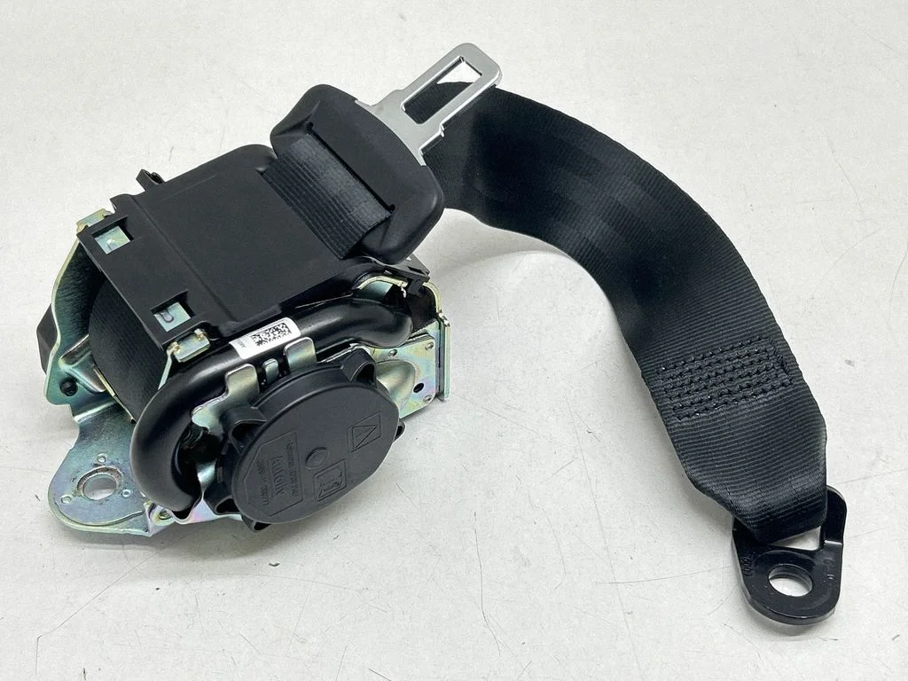 Middle seatbelt (rear) – Volvo S60 (2018-)