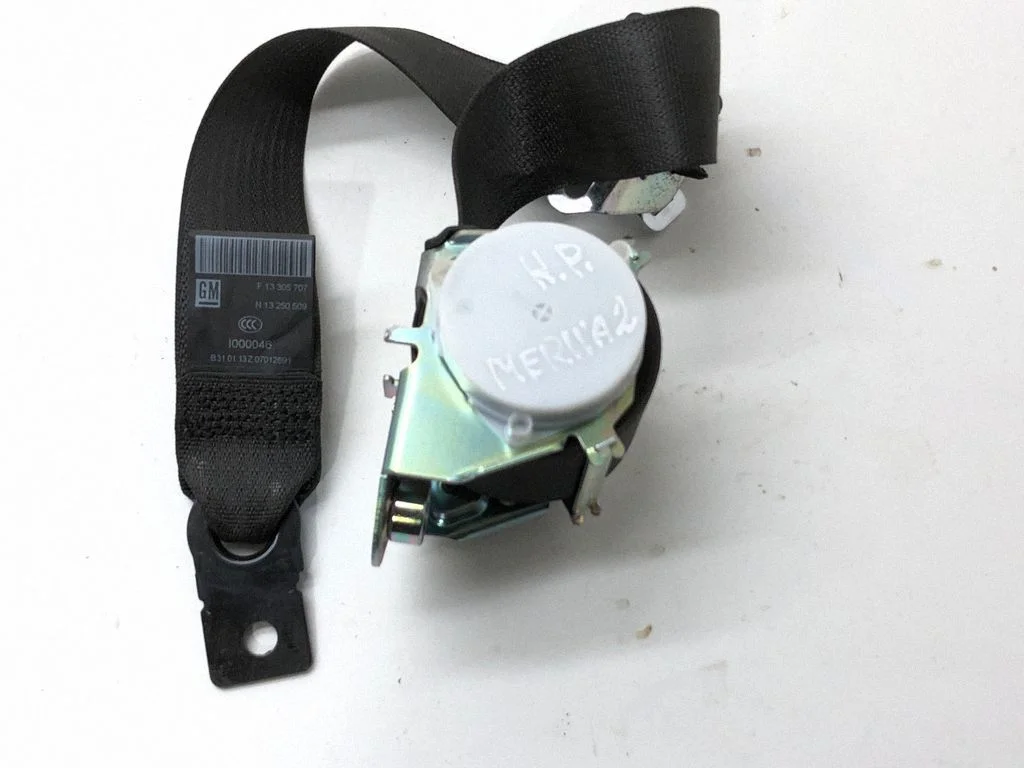 Front seatbelt 34040727D