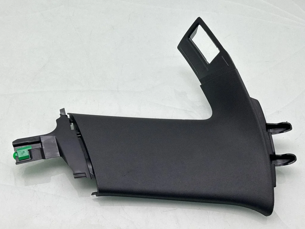 (D) pillar trim (bottom) 39046856