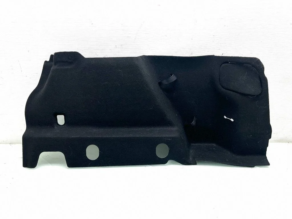 Trunk/boot lower side trim panel – Ford Focus (2018-)