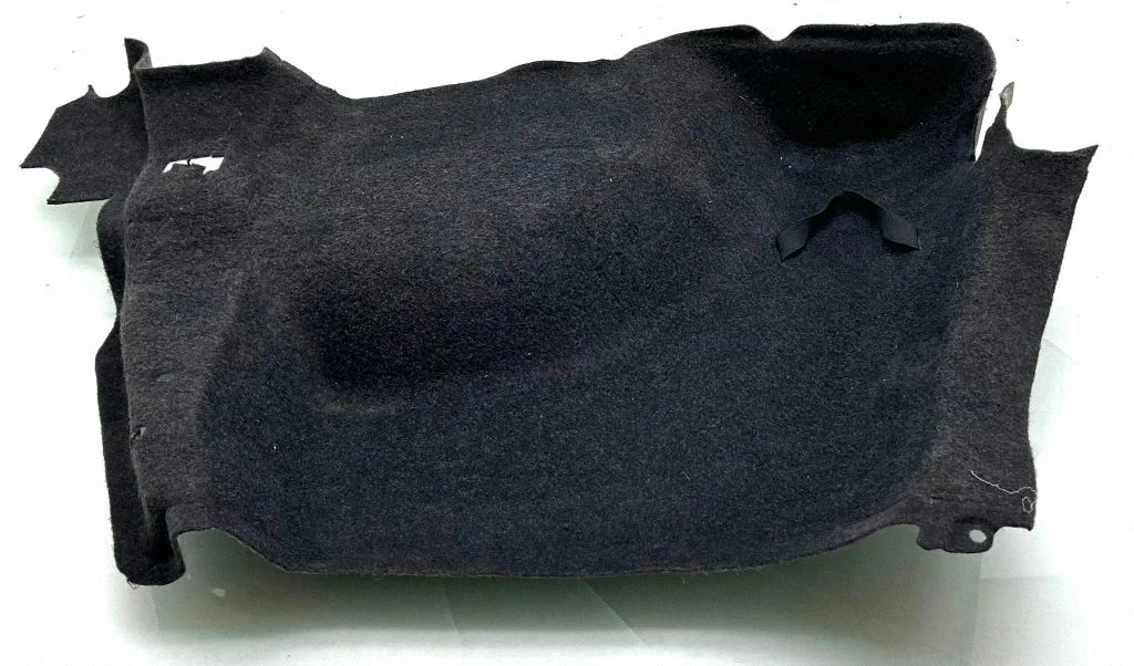 Apakšējais bagāžnieka sāna apdares panelis 84951JD00B