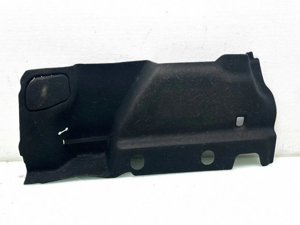 Trunk/boot lower side trim panel – Ford Focus (2018-)