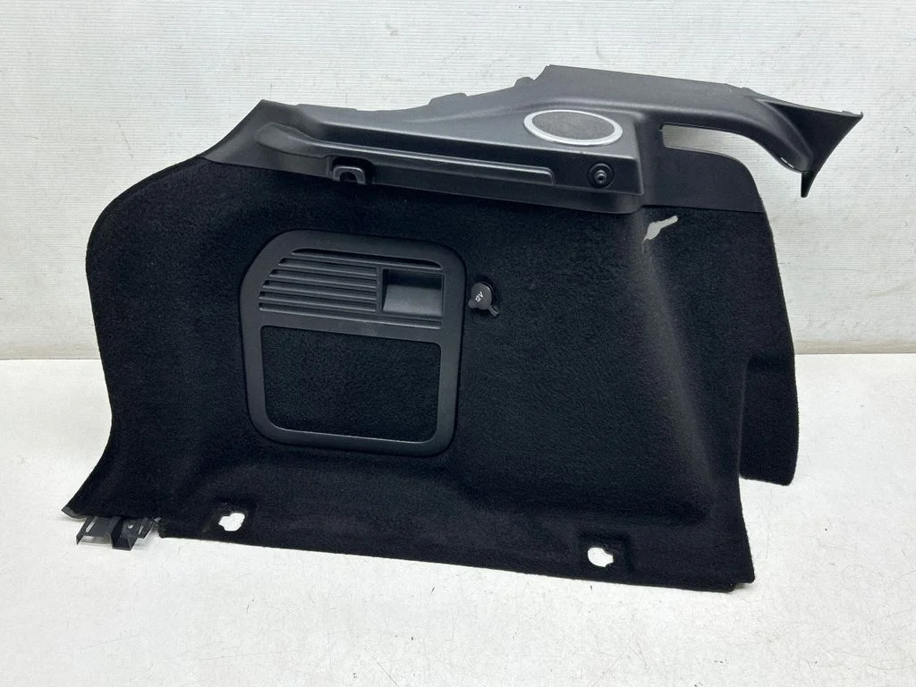 Pagasiruumi külje alumine viimistluspaneel – Land Rover Range Rover Evoque L538 (2011-2018)