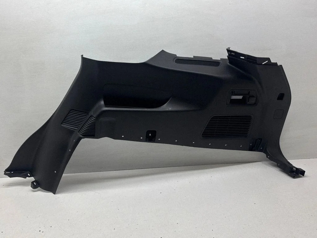 Pagasiruumi külje viimistluspaneel LB5BS31012