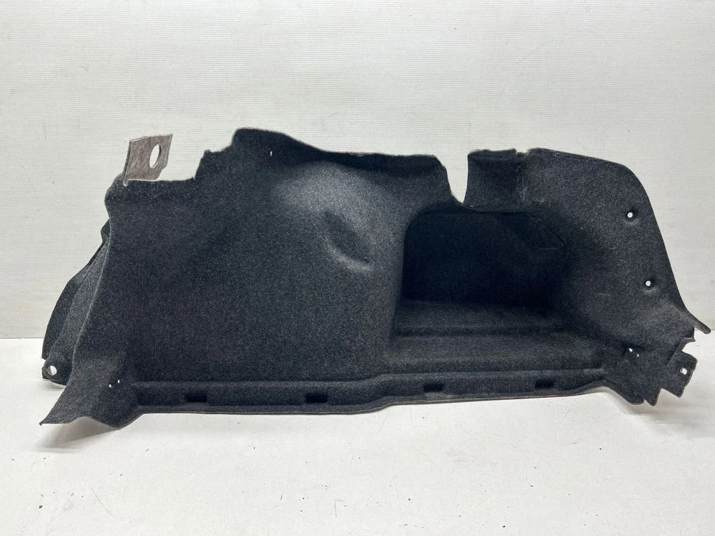 Pagasiruumi külje viimistluspaneel 561863816A